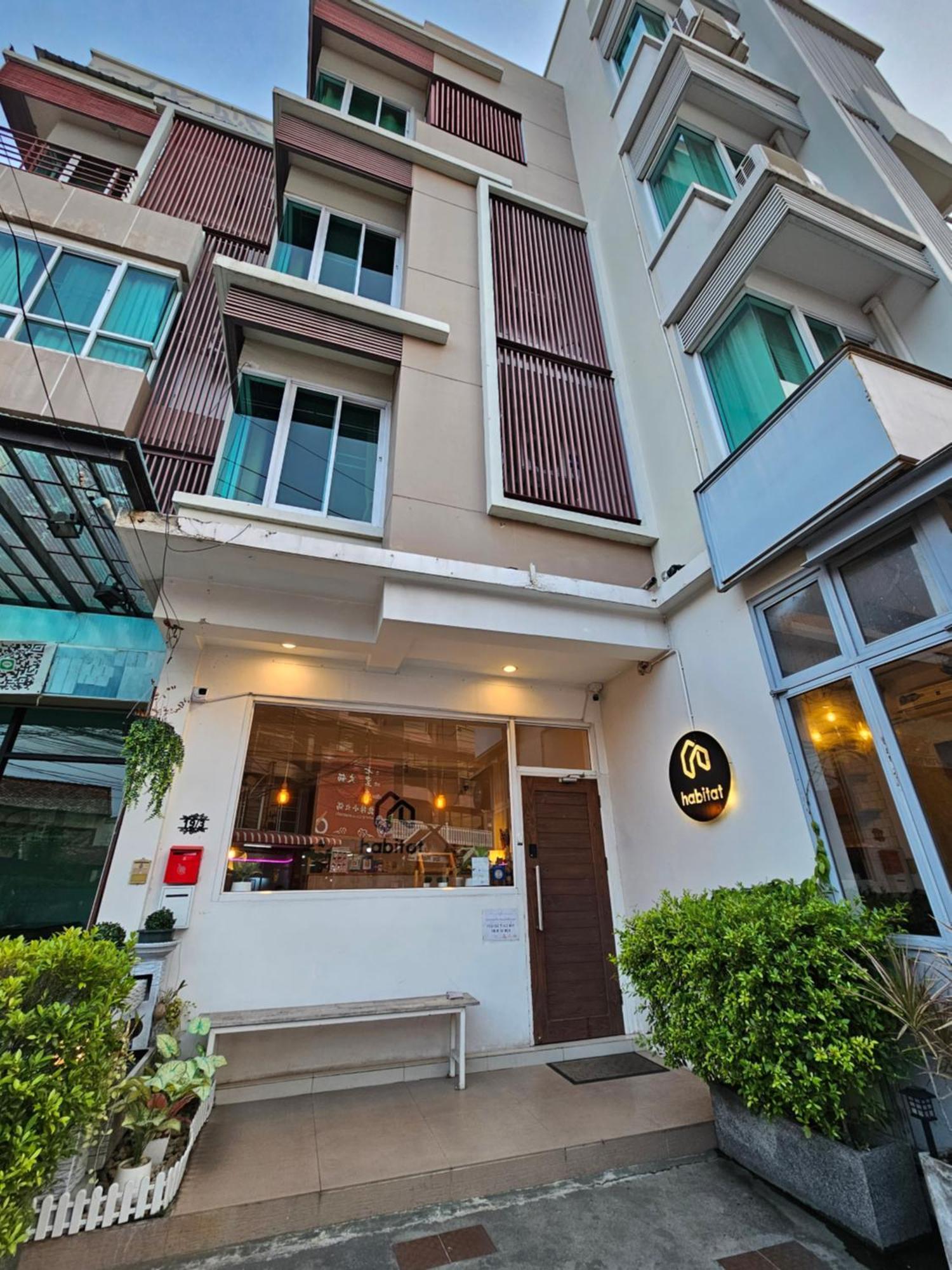 Habitat Hotel Chiang Mai Bagian luar foto